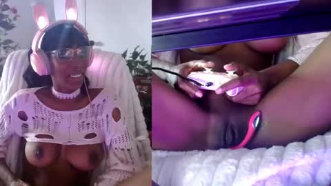 Snapshot of alys_at_college chatting on July 7, 1:15 pm Sweet Alys online show from July 7, 1:15 pm