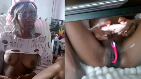 Snapshot of alys_at_college chatting on July 17, 12:56 pm Sweet Alys online show from July 17, 12:56 pm