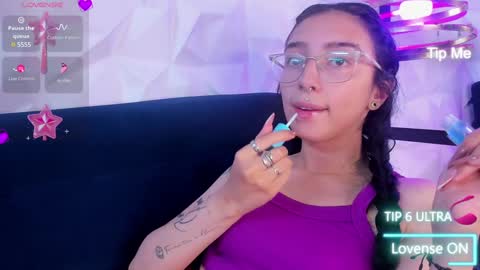 sopie online show from December 18, 2:17 pm