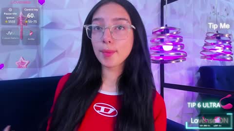 sopie online show from December 20, 11:10 am