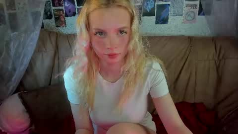 Alysa   7GMT  online show from July 15, 5:18 pm