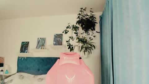 Alysa online show from December 6, 11:44 am