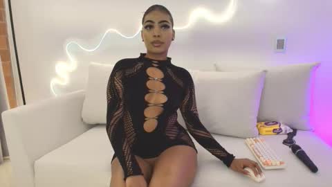 Snapshot of alyssa_bunnyx chatting on February 26, 3:27 am . online show from February 26, 3:27 am