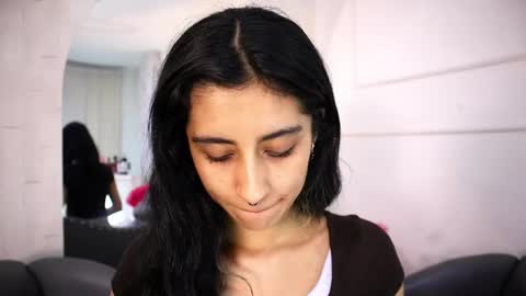 Snapshot of alyssa_joness chatting on May 21, 3:46 am alyssa_joness online show from May 21, 3:46 am