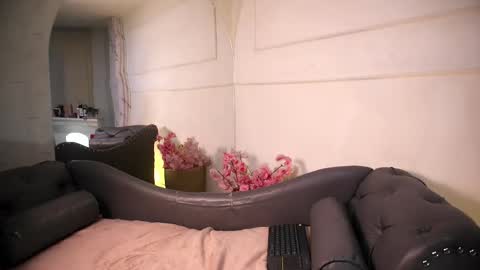 Snapshot of alyssa_joness chatting on May 29, 3:59 am alyssa_joness online show from May 29, 3:59 am