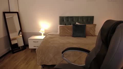 Snapshot of alyssia_wolds_1 chatting on January 21, 12:39 pm alyssia wolds online show from January 21, 12:39 pm