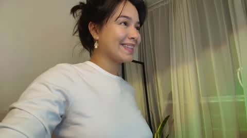 Snapshot of alyssia_wolds_1 chatting on September 13, 12:21 am alyssia wolds online show from September 13, 12:21 am