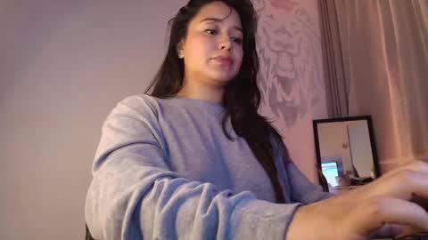 Snapshot of alyssia_wolds_1 chatting on November 22, 12:42 am alyssia wolds online show from November 22, 12:42 am