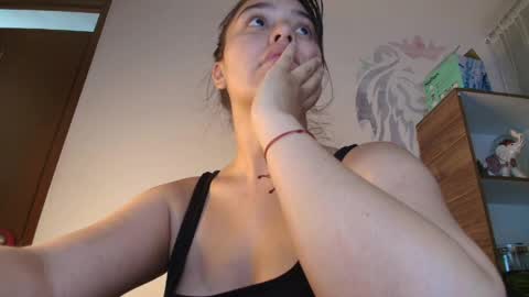 Snapshot of alyssia_wolds_1 chatting on April 8, 2:44 am alyssia wolds online show from April 8, 2:44 am