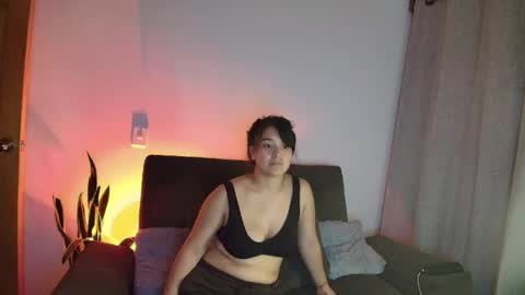 Snapshot of alyssia_wolds_1 chatting on June 9, 1:17 am alyssia wolds online show from June 9, 1:17 am