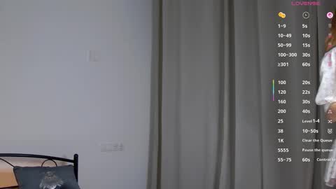Snapshot of alyxkinski chatting on March 29, 8:31 pm Alyx online show from March 29, 8:31 pm