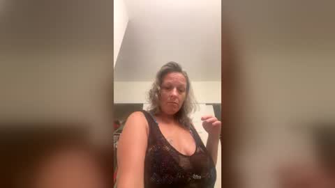 amadomindy online show from June 12, 11:25 pm