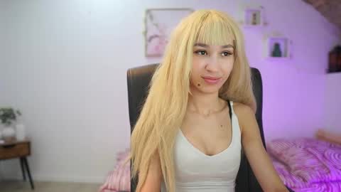 Amai  Liu online show from January 15, 2:21 pm