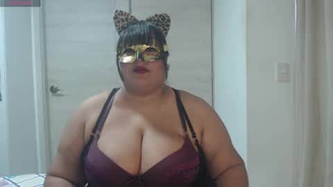 amaia_char online show from April 15, 12:01 pm