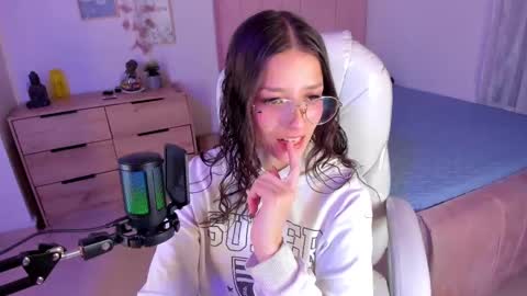 B I A N C A online show from March 11, 3:48 am