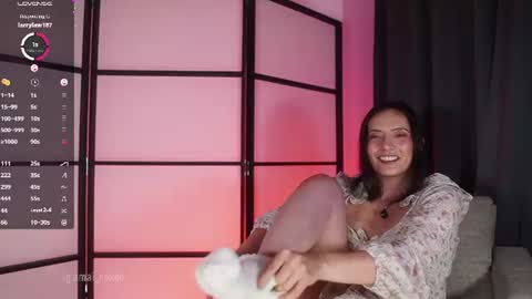 Snapshot of amaisinclair chatting on July 23, 10:08 pm Amai Sinclair online show from July 23, 10:08 pm