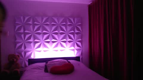 Amalett online show from December 4, 10:02 am