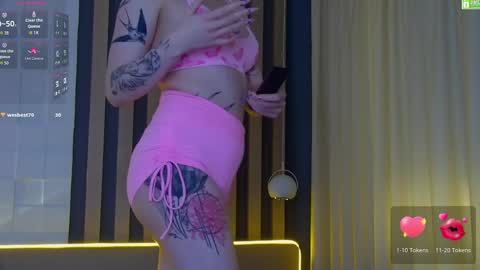 Snapshot of amaliabell chatting on June 3, 1:25 pm Amalia online show from June 3, 1:25 pm