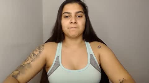 The queen of the biceps  online show from January 6, 8:07 pm