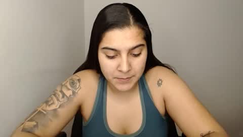 The queen of the biceps  online show from February 1, 6:29 pm