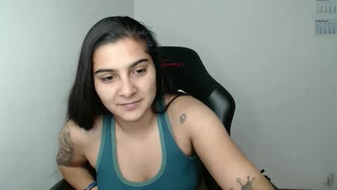 The queen of the biceps  online show from November 24, 5:12 pm