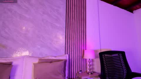 Snapshot of amanda_26 chatting on February 23, 12:41 am Luisa online show from February 23, 12:41 am