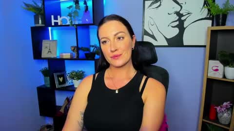 Snapshot of amanda_burn chatting on April 29, 2:21 pm Amanda online show from April 29, 2:21 pm