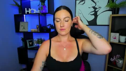 Snapshot of amanda_burn chatting on May 11, 1:17 pm Amanda online show from May 11, 1:17 pm