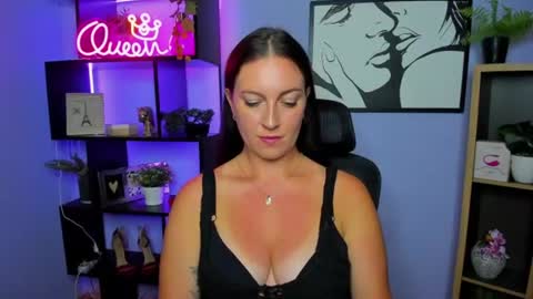 Snapshot of amanda_burn chatting on June 11, 1:53 pm Amanda online show from June 11, 1:53 pm