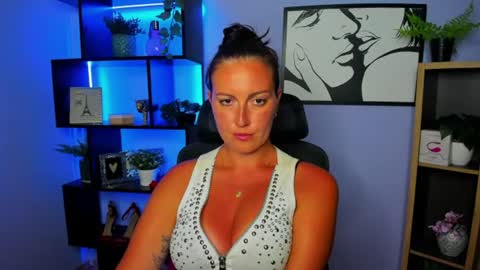 Snapshot of amanda_burn chatting on July 28, 6:20 pm Amanda online show from July 28, 6:20 pm