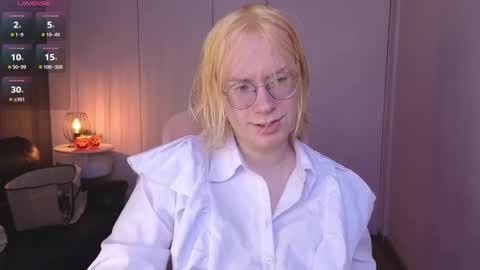 Snapshot of amanda_butlerr chatting on May 28, 1:19 pm Hi im Amanda online show from May 28, 1:19 pm