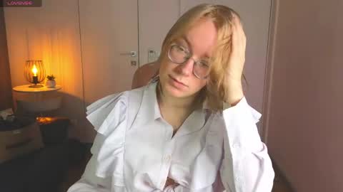 Snapshot of amanda_butlerr chatting on June 3, 1:57 pm Hi im Amanda online show from June 3, 1:57 pm