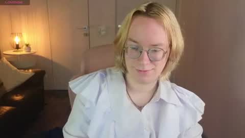 Snapshot of amanda_butlerr chatting on July 4, 1:50 pm Hi im Amanda online show from July 4, 1:50 pm