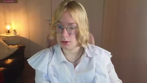 Snapshot of amanda_butlerr chatting on July 5, 8:32 am Hi im Amanda online show from July 5, 8:32 am