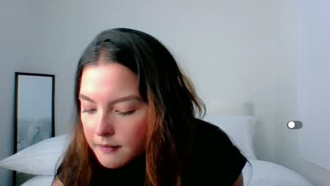 Snapshot of amanda_callum_ chatting on February 5, 2:40 am Katha online show from February 5, 2:40 am