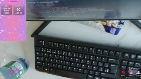 AMANDA FOX online show from March 30, 8:10 pm