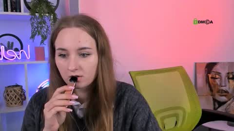 Ami  online show from October 7, 1:41 pm