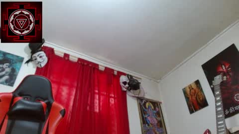 Snapshot of amanda_valeska chatting on April 18, 5:39 pm Amanda Valeska online show from April 18, 5:39 pm