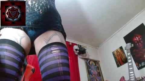 Snapshot of amanda_valeska chatting on April 19, 5:01 pm Amanda Valeska online show from April 19, 5:01 pm