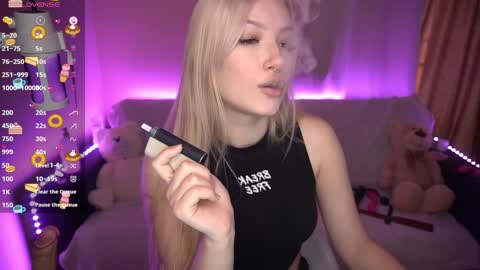 Snapshot of amandaafire chatting on December 13, 1:12 pm Amanda online show from December 13, 1:12 pm