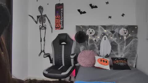 Amanda online show from October 7, 5:48 am