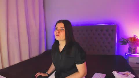 Snapshot of amandahoppe chatting on July 6, 4:20 am Amanda online show from July 6, 4:20 am
