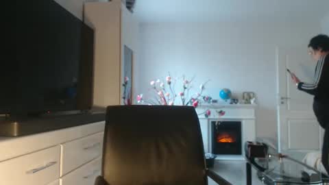 Anda online show from June 2, 10:39 am