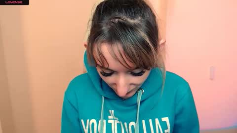 Amanda online show from November 11, 9:42 am