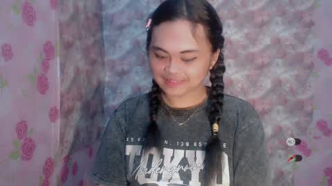 Snapshot of amandaxxx02 chatting on July 30, 3:33 pm manda online show from July 30, 3:33 pm