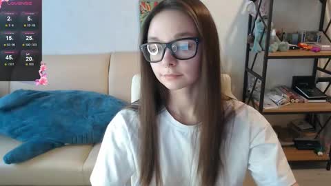 Snapshot of amaneli chatting on December 3, 11:33 am Mila online show from December 3, 11:33 am