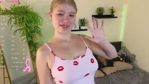 Snapshot of amanicrawford chatting on August 7, 10:06 am amanicrawford online show from August 7, 10:06 am