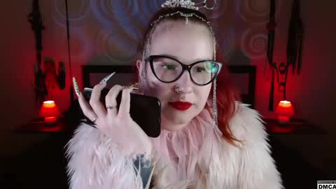 Goddess Amanita online show from December 10, 3:55 pm