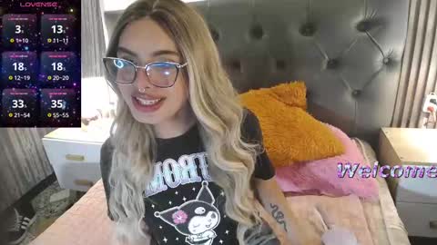 Snapshot of amapola_hs chatting on September 22, 10:23 pm amapola_hs online show from September 22, 10:23 pm