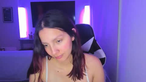 Snapshot of amara_22_ chatting on September 12, 3:39 am Liz online show from September 12, 3:39 am